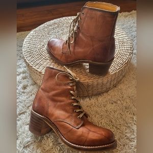 Women's Frye lace up boots